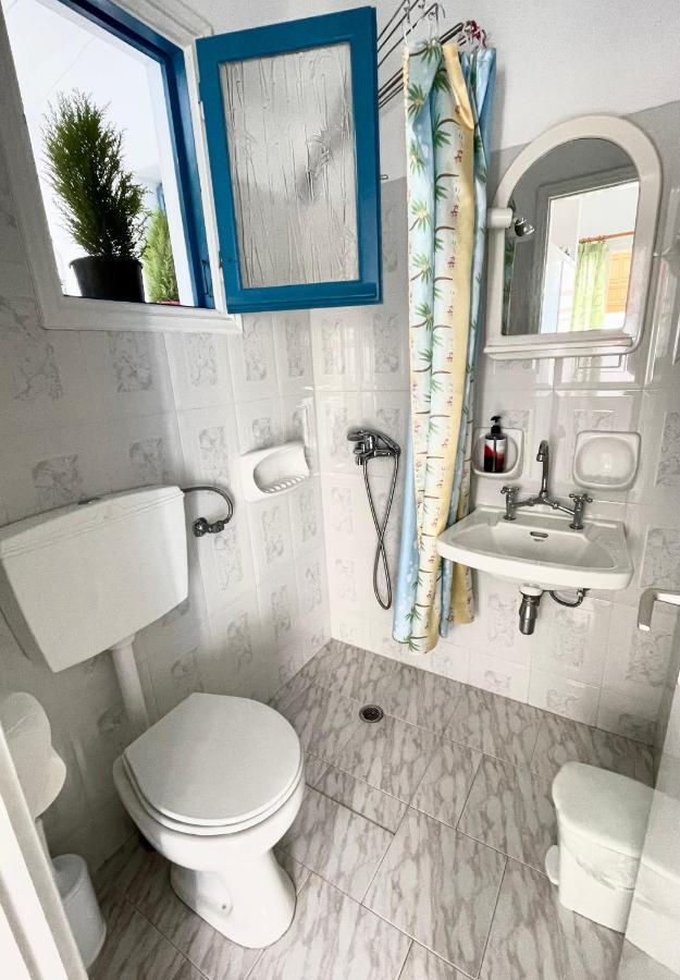Theodora Rooms Kamares  Exterior foto