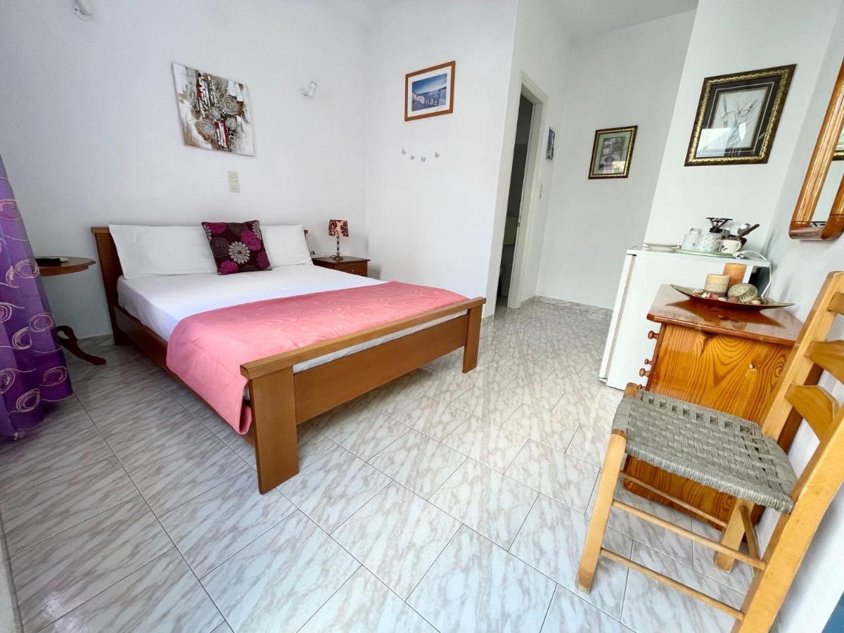 Theodora Rooms Kamares  Exterior foto