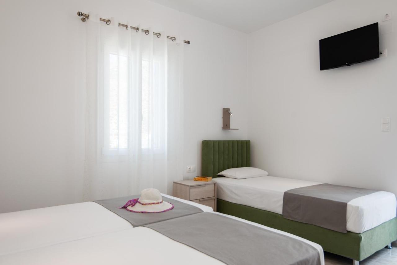 Theodora Rooms Kamares  Exterior foto